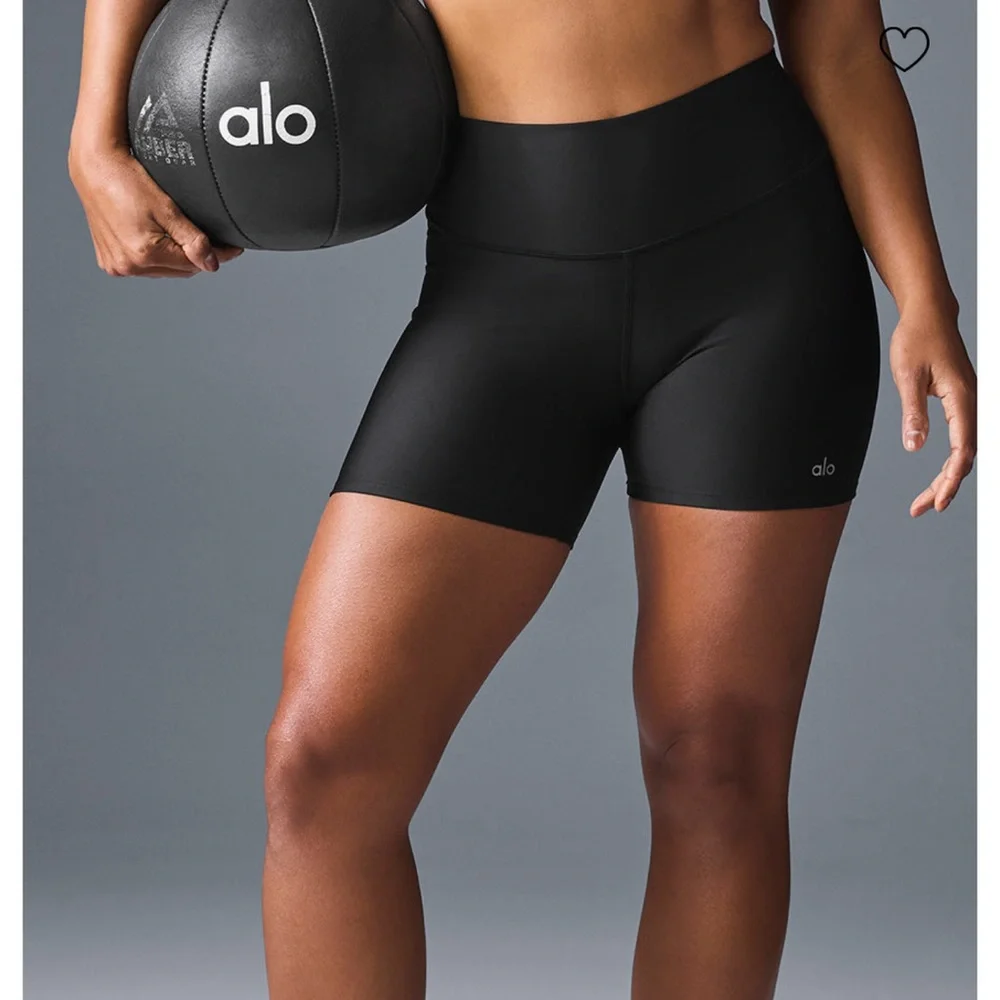 ALO Yoga Women's Sleek Black Bike Shorts - Picture 1 of 4